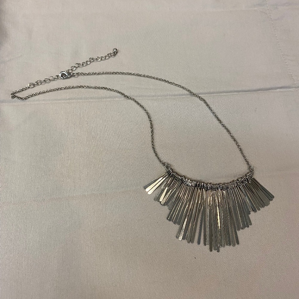 SILVER BIB NECKALCE
